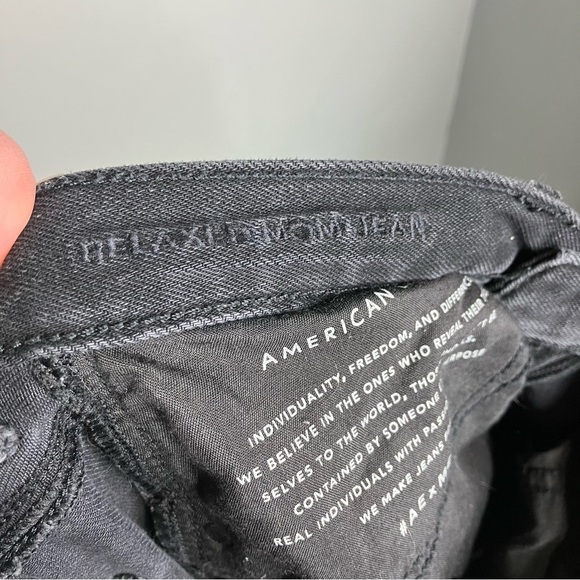 American Eagle Outfitters relaxed mom jeans black distressed 6 X-long trendy - Picture 8 of 8